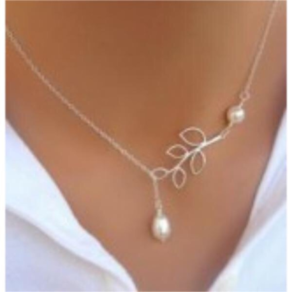 🔥 Pearl leaf necklace